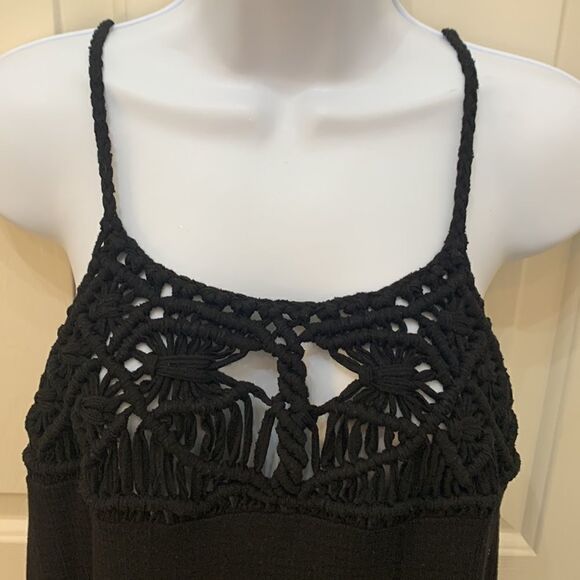 Torrid Size 3  Black Sleeveless Crotchet Front Tank Top Button Keyhole Back Used - Picture 3 of 9